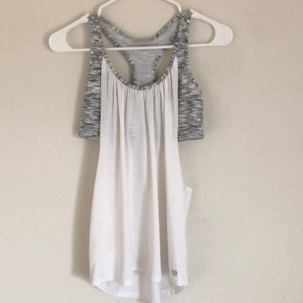 $5💕 FOREVER 21 2-in-1 Workout Top